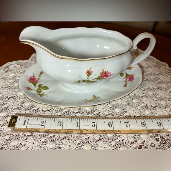Vintage Rose Gravy Boat w Attached Underplate-Made in Poland FAVOLINA-KAROLINA - Picture 8 of 10